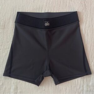 ALO Yoga Women's Sleek Black Bike Shorts